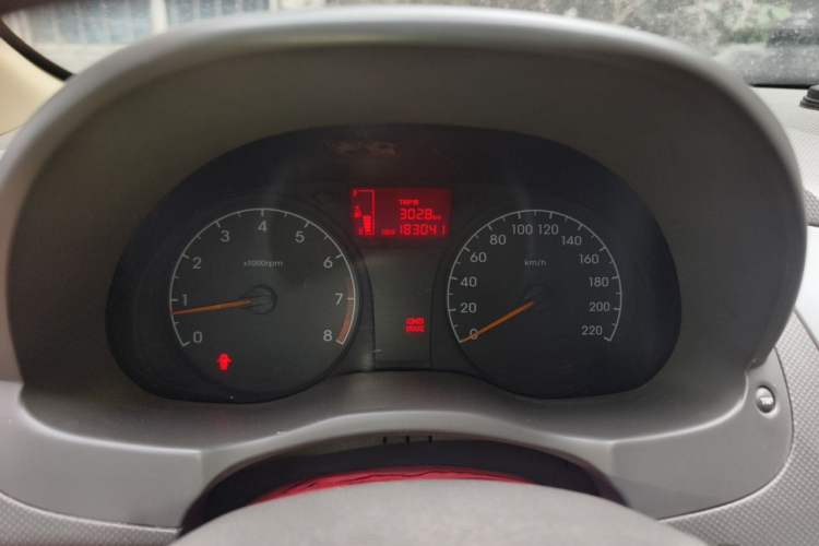 Used Hyundai Verna (older generation) 2010 Sedan 1.4L Manual Standard GL Model Odometer Close Up