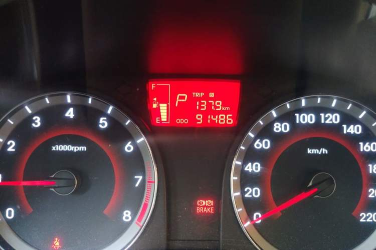 Used Hyundai Verna (older generation) 2010 Sedan 1.4L Automatic Fashionable GT Model Odometer Close Up