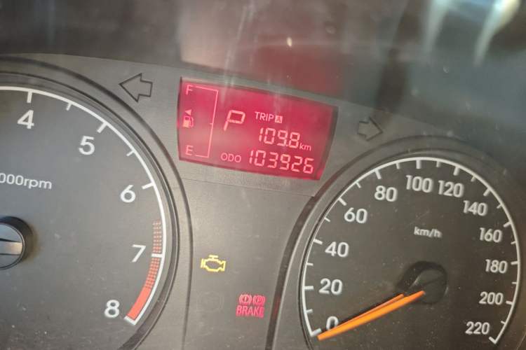 Used Hyundai Verna (older generation) 2010 Sedan 1.4L Automatic Comfort Model GS Odometer Close Up
