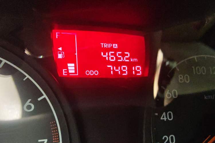 Used Hyundai Verna (older generation) 2010 Sedan 1.4L Manual Standard GL Model Odometer Close Up
