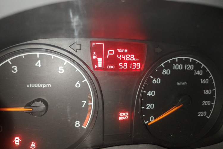 Used Hyundai Verna (older generation) 2010 Sedan 1.4L Automatic Comfort Model GS Odometer Close Up