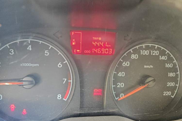 Used Hyundai Verna (older generation) 2010 Sedan 1.4L Manual Comfort GS Odometer Close Up