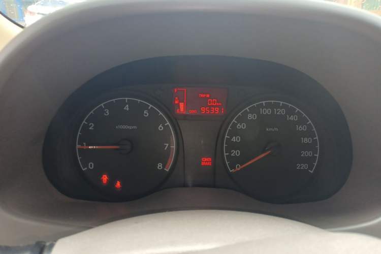 Used Hyundai Verna (older generation) 2010 Sedan 1.4L Manual Comfort GS Odometer Close Up