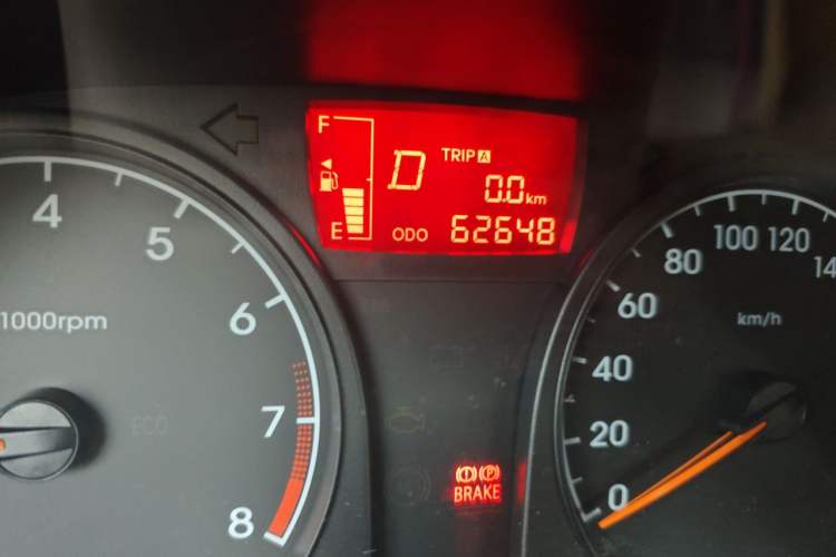 Used Hyundai Verna (older generation) 2010 Sedan 1.4L Automatic Comfort Model GS Odometer Close Up