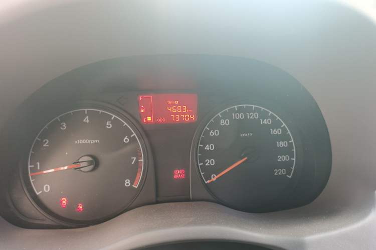 Used Hyundai Verna (older generation) 2010 Sedan 1.4L Manual Standard GL Model Odometer Close Up