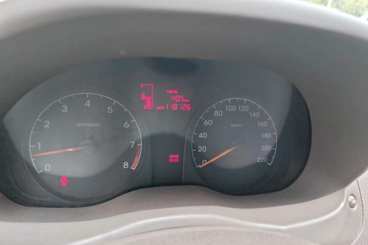 Used Hyundai Verna (older generation) 2010 Sedan 1.4L Manual Comfort GS Odometer Close Up