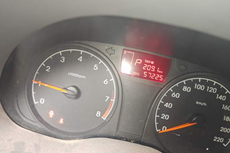 Used Hyundai Verna (older generation) 2010 Sedan 1.4L Automatic Comfort Model GS Odometer Close Up