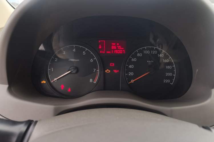 Used Hyundai Verna (older generation) 2010 Sedan 1.4L Manual Comfort GS Odometer Close Up