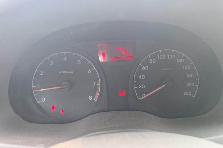 Used Hyundai Verna (older generation) 2010 Sedan 1.4L Manual Comfort GS Odometer Close Up