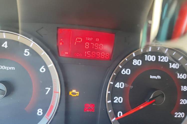Used Hyundai Verna (older generation) 2010 Sedan 1.4L Automatic Fashionable GT Model Odometer Close Up