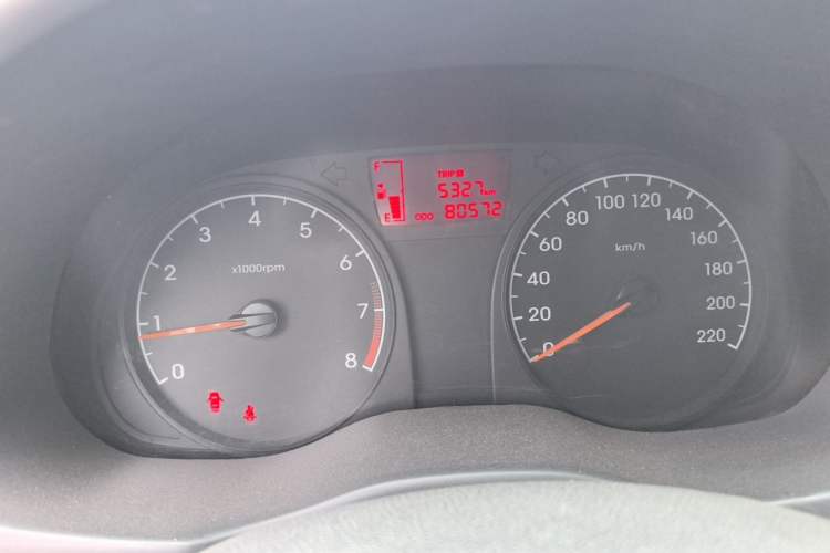 Used Hyundai Verna (older generation) 2010 Sedan 1.4L Manual Comfort GS Odometer Close Up