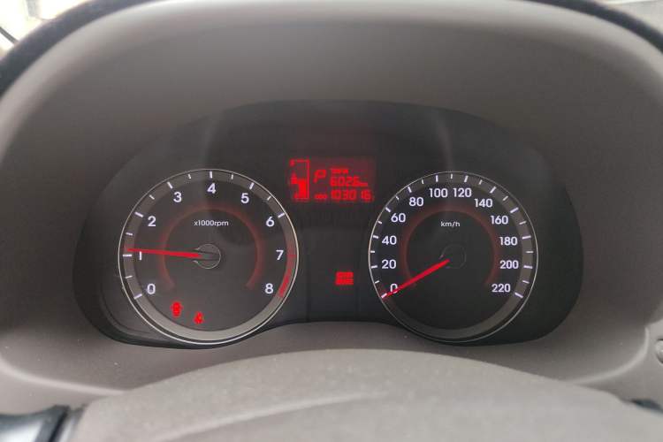Used Hyundai Verna (older generation) 2010 Sedan 1.4L Automatic Fashionable GT Model Odometer Close Up