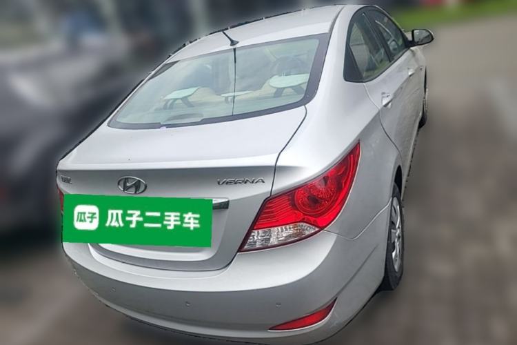 Used Hyundai Verna (older generation) 2010 Sedan 1.4L Manual Comfort GS Rear