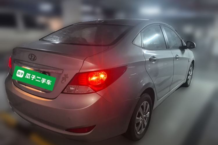 Used Hyundai Verna (older generation) 2010 Sedan 1.4L Manual Comfort GS Rear Right 45 Deg