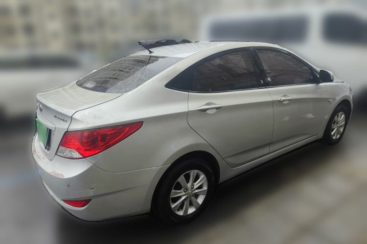 Used Hyundai Verna (older generation) 2010 Sedan 1.4L Manual Comfort GS Rear Right 45 Deg