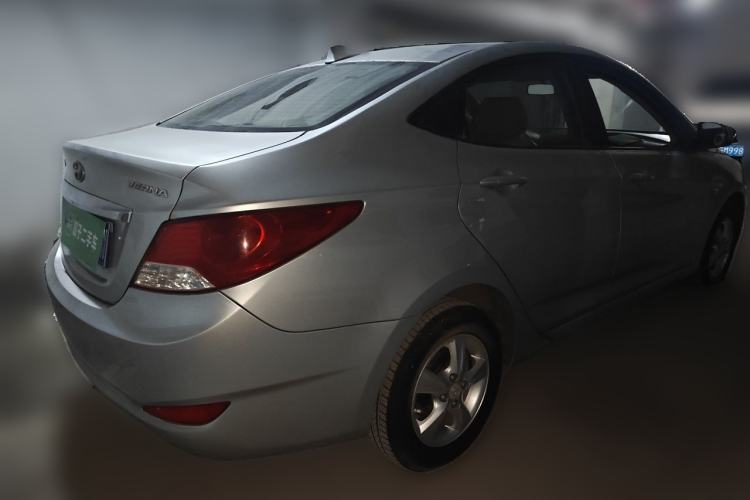 Used Hyundai Verna (older generation) 2010 Sedan 1.4L Manual Comfort GS Rear Right 45 Deg