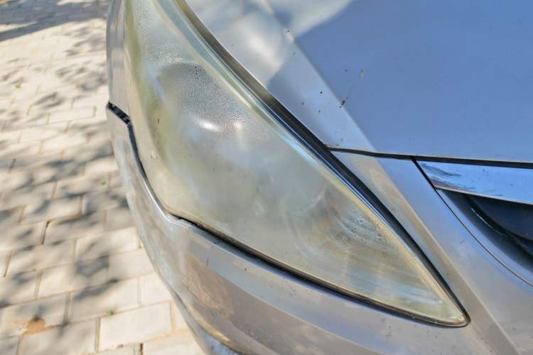 Used Hyundai Verna (older generation) 2010 Sedan 1.4L Manual Comfort GS Right Front Headlight