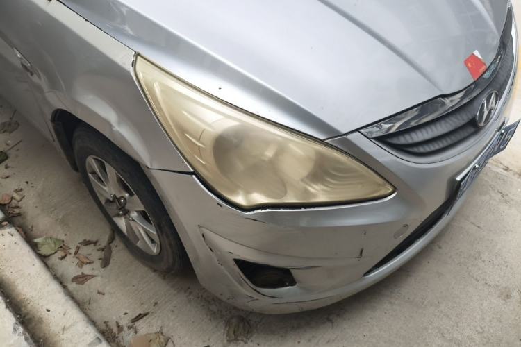 Used Hyundai Verna (older generation) 2010 Sedan 1.4L Automatic Comfort Model GS Right Front Headlight