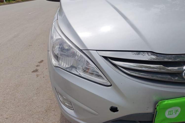 Used Hyundai Verna (older generation) 2010 Sedan 1.4L Manual Comfort GS Right Front Headlight