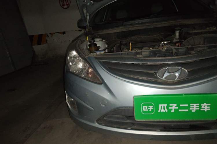 Used Hyundai Verna (older generation) 2010 Sedan 1.4L Automatic Comfort Model GS Right Front Headlight