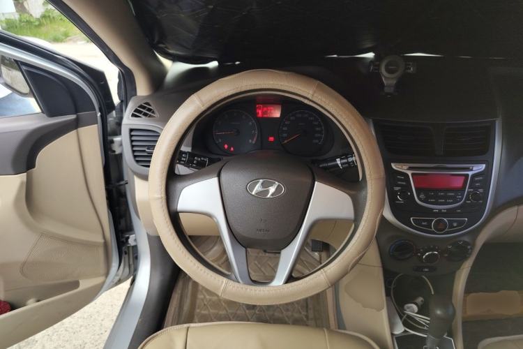 Used Hyundai Verna (older generation) 2010 Sedan 1.4L Automatic Comfort Model GS Steering Wheel