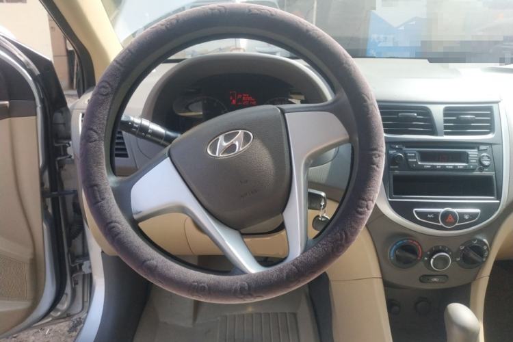 Used Hyundai Verna (older generation) 2010 Sedan 1.4L Automatic Comfort Model GS Steering Wheel