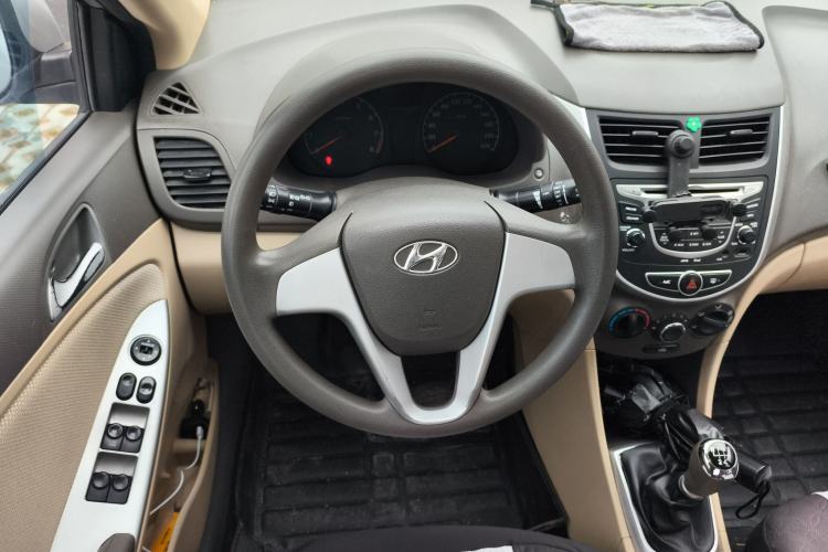 Used Hyundai Verna (older generation) 2010 Sedan 1.4L Manual Comfort GS Steering Wheel
