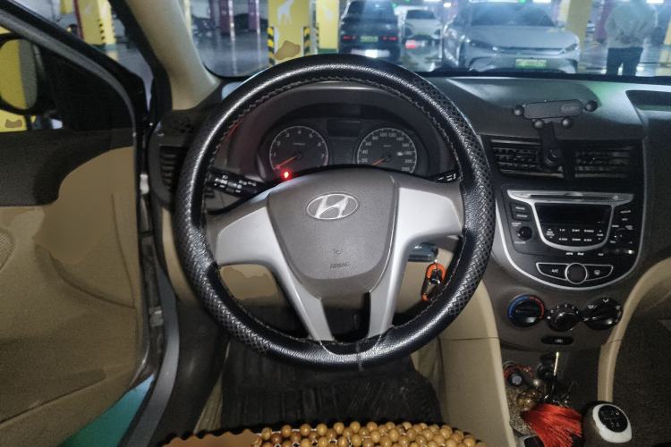 Used Hyundai Verna (older generation) 2010 Sedan 1.4L Manual Comfort GS Steering Wheel