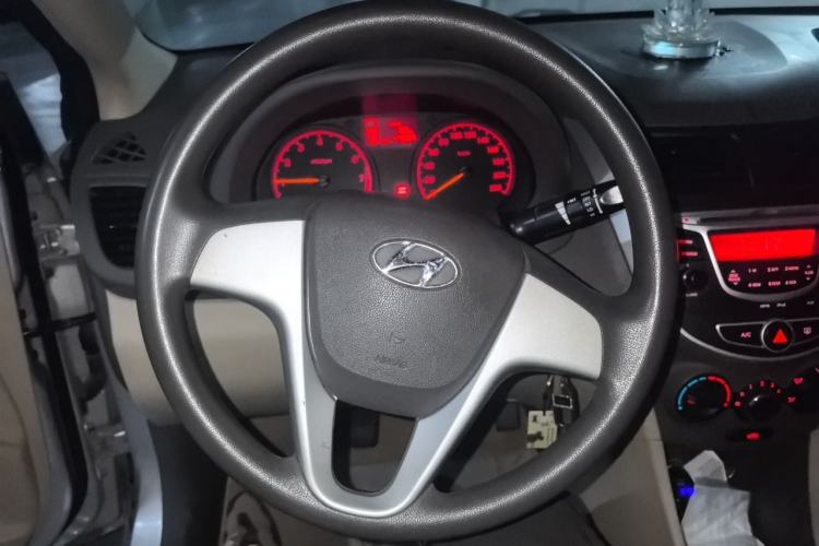 Used Hyundai Verna (older generation) 2010 Sedan 1.4L Manual Comfort GS Steering Wheel