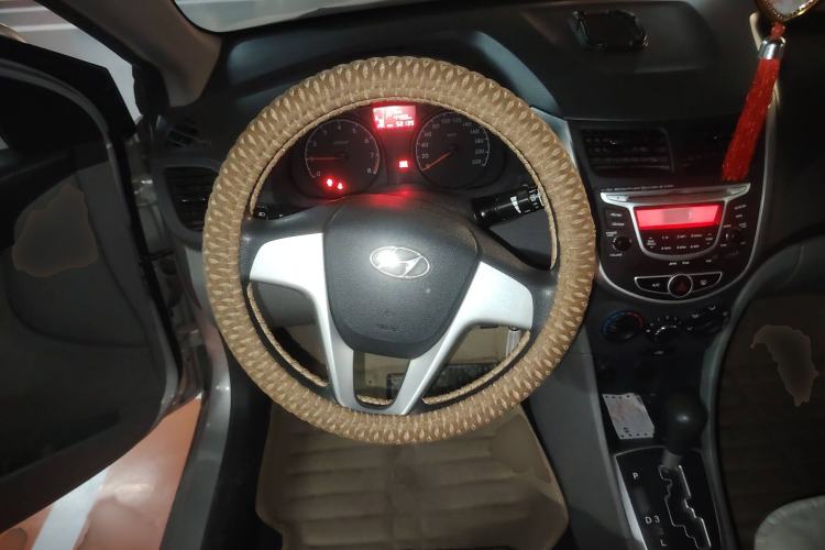 Used Hyundai Verna (older generation) 2010 Sedan 1.4L Automatic Comfort Model GS Steering Wheel