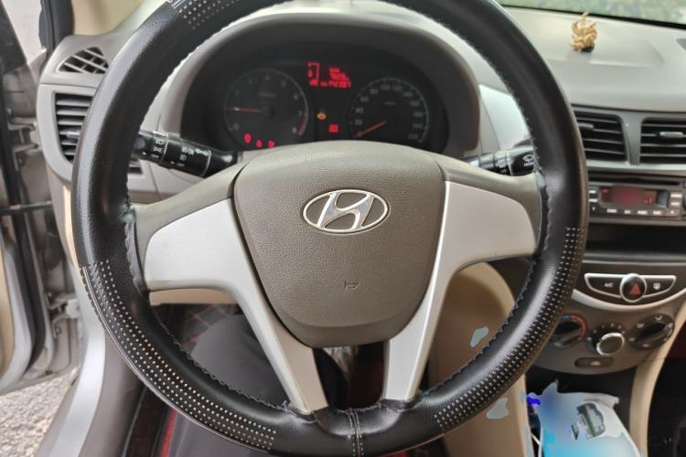 Used Hyundai Verna (older generation) 2010 Sedan 1.4L Manual BLUE Model Steering Wheel
