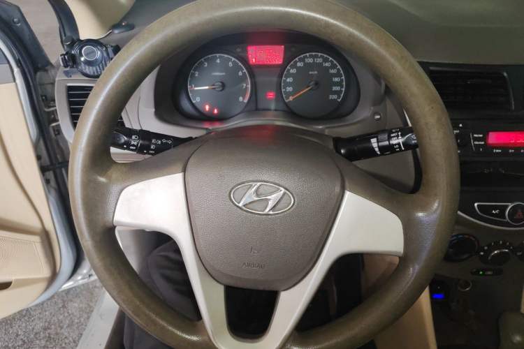 Used Hyundai Verna (older generation) 2010 Sedan 1.4L Automatic Comfort Model GS Steering Wheel