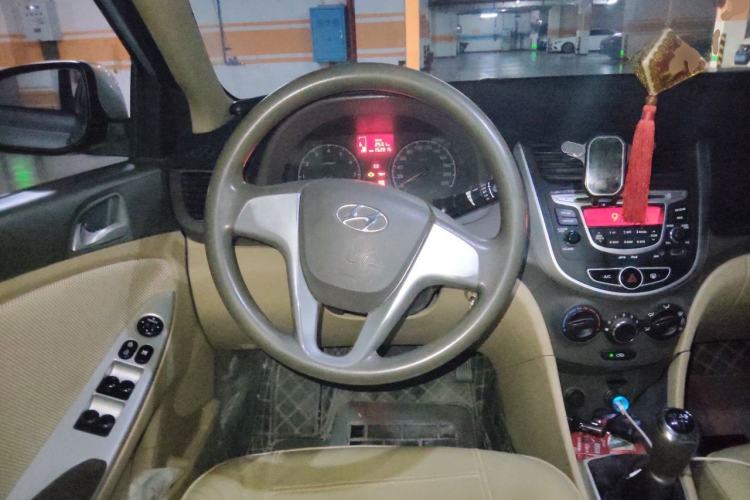 Used Hyundai Verna (older generation) 2010 Sedan 1.4L Manual Comfort GS Steering Wheel