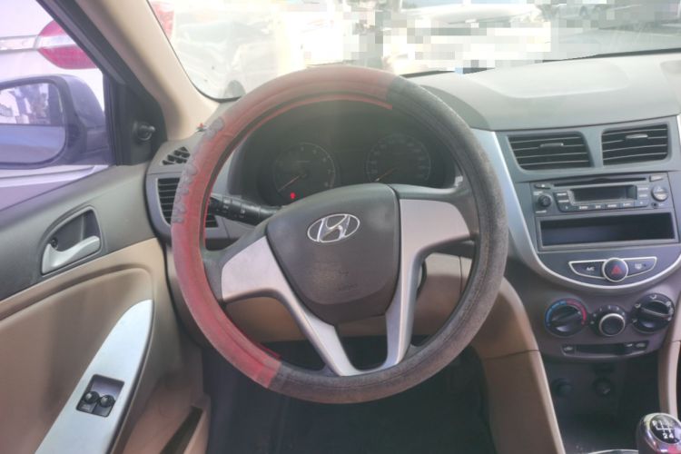 Used Hyundai Verna (older generation) 2010 Sedan 1.4L Manual Standard GL Model Steering Wheel