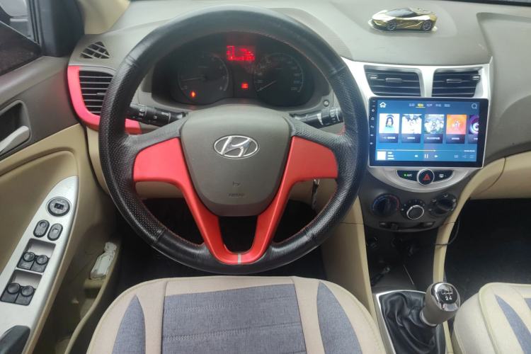Used Hyundai Verna (older generation) 2010 Sedan 1.4L Manual Comfort GS Steering Wheel