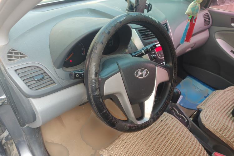 Used Hyundai Verna (older generation) 2010 Sedan 1.4L Automatic Comfort Model GS Steering Wheel