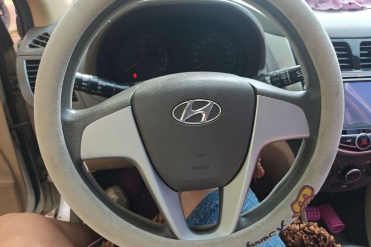 Used Hyundai Verna (older generation) 2010 Sedan 1.4L Manual Comfort GS Steering Wheel