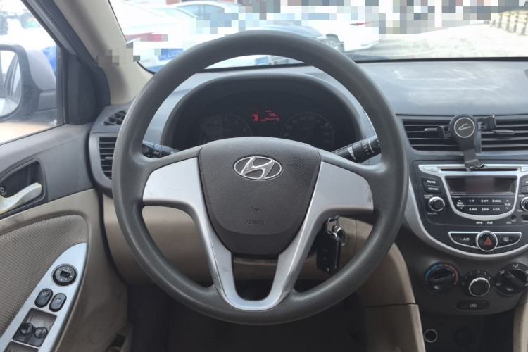 Used Hyundai Verna (older generation) 2010 Sedan 1.4L Manual Comfort GS Steering Wheel