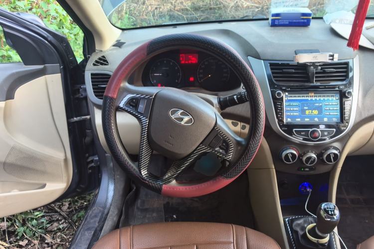 Used Hyundai Verna (older generation) 2010 Sedan 1.4L Manual Comfort GS Steering Wheel