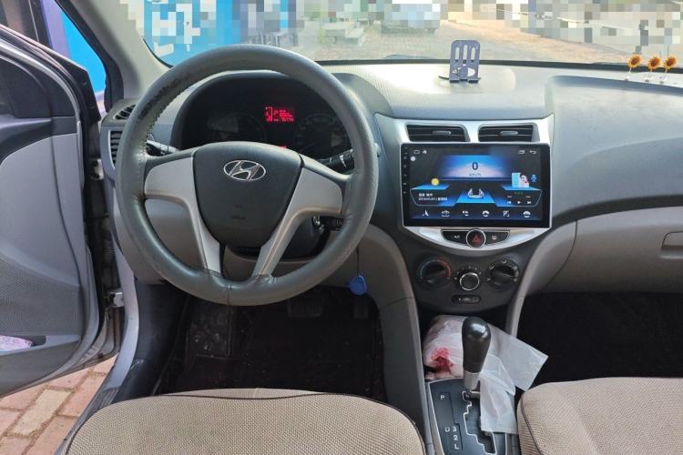 Used Hyundai Verna (older generation) 2010 Sedan 1.4L Automatic Comfort Model GS Steering Wheel