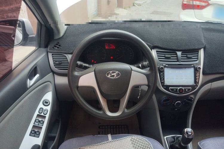 Used Hyundai Verna (older generation) 2010 Sedan 1.4L Manual Comfort GS Steering Wheel