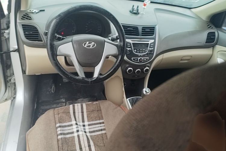 Used Hyundai Verna (older generation) 2010 Sedan 1.4L Manual Comfort GS Steering Wheel