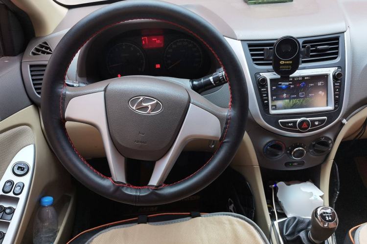 Used Hyundai Verna (older generation) 2010 Sedan 1.4L Manual Comfort GS Steering Wheel