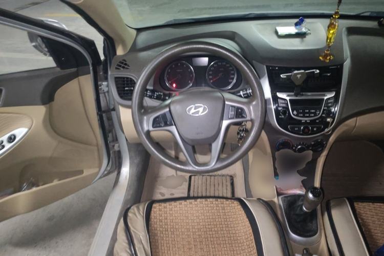 Used Hyundai Verna (older generation) 2010 Sedan 1.4L Manual Luxury GLS Trim Steering Wheel