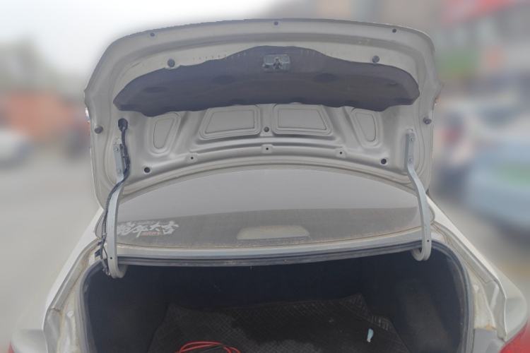 Used Hyundai Verna (older generation) 2010 Sedan 1.4L Automatic Fashionable GT Model Trunk