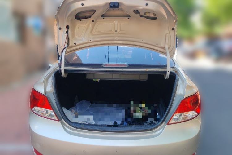 Used Hyundai Verna (older generation) 2010 Sedan 1.4L Automatic Fashionable GT Model Trunk