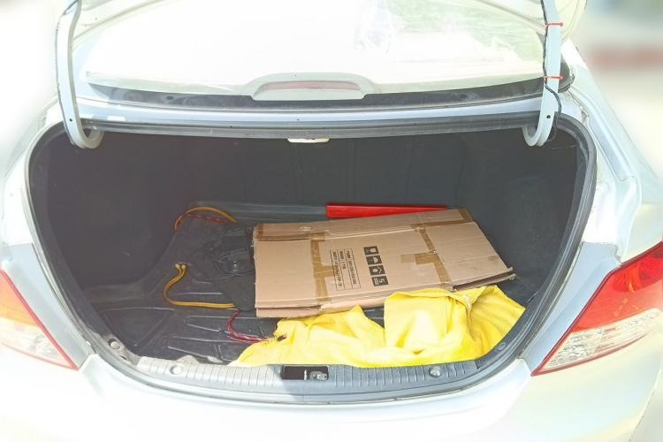 Used Hyundai Verna (older generation) 2010 Sedan 1.4L Manual Standard GL Model Trunk