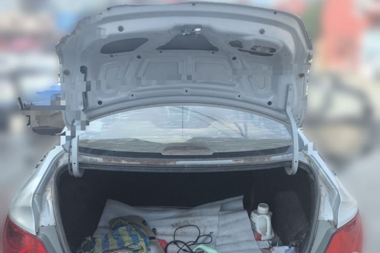 Used Hyundai Verna (older generation) 2010 Sedan 1.4L Manual Comfort GS Trunk