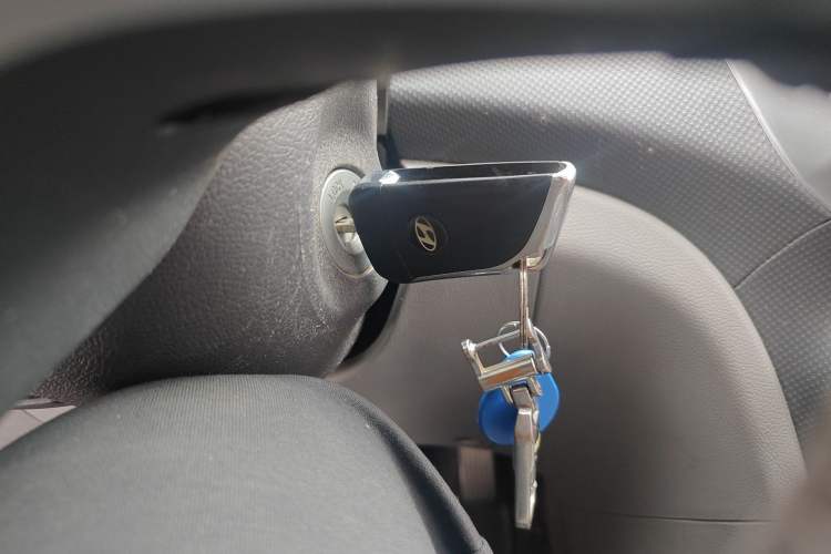 Used Hyundai Verna (older generation) 2010 Sedan 1.4L Automatic Fashionable GT Model Vehicle Key