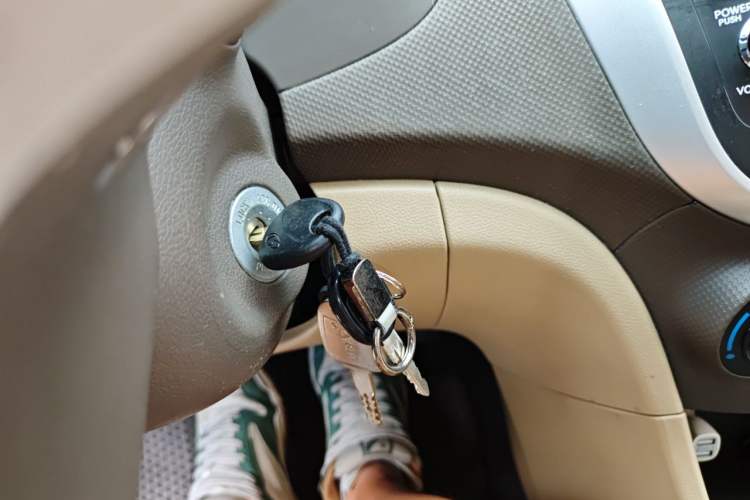 Used Hyundai Verna (older generation) 2010 Sedan 1.4L Manual Comfort GS Vehicle Key